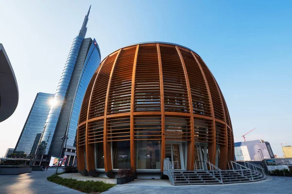 意大利 2016年9月 由Michele Lucchi在Gae Aulenti广场设计的Unicredit Pavillon Garibaldi波塔为Expo新建的最后一个小区 — 图库照片