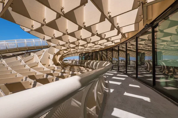 セビリア スペイン 2018年6月 ドイツの建築家ユルゲン メイヤーによって設計され 2011年4月に完成した青空に対するメトロポールパラソル — ストック写真