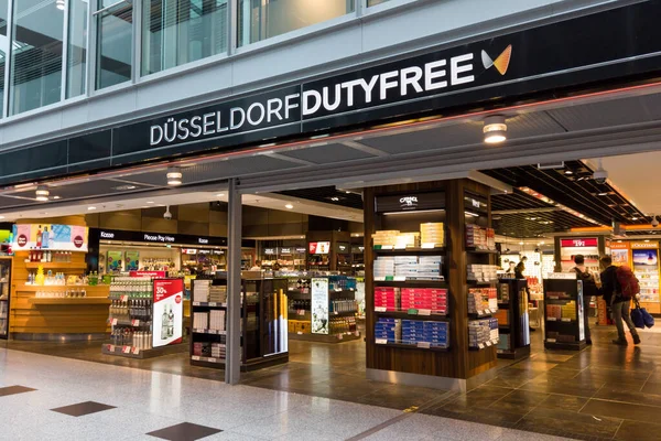 Dusseldorf Γερμανία Ιούλιος 2019 Αφορολογήτων Ειδών Στο Διεθνές Αεροδρόμιο Του — Φωτογραφία Αρχείου