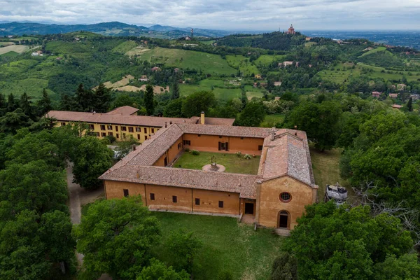 Luchtfoto Van Ronzano Sanctuary Met San Luca Kerk Achtergrond Bologna — Stockfoto