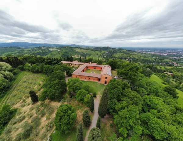 Вид Воздуха Храм Ronzano Sanctuary Церковью San Luca Заднем Плане — стоковое фото