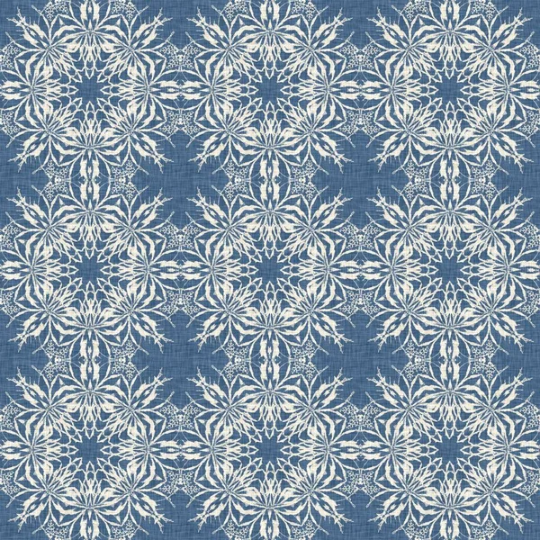 Çiftlik evi mavi kar tanesi desenli arka plan. Frosty batik damasch fransız efekti kusursuz arkaplan. Şenlikli soğuk tatil sezonu duvar kâğıdı döşemesi