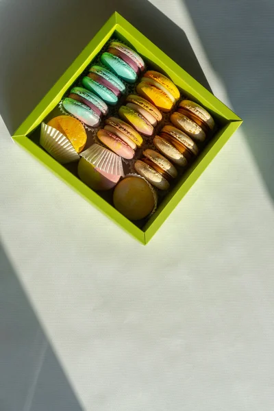 Macarrones Coloridos Caja Macarons Copiar Espacio Vista Superior —  Fotos de Stock