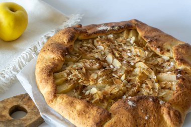 Tarçınlı elma galetesi. Görünümün üstünde. 