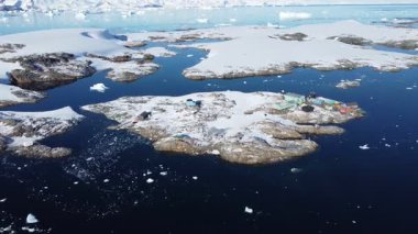 Akademik Vernadsky İstasyonu. Antarktika 'daki Vernadsky araştırma üssü. Galindez Adası