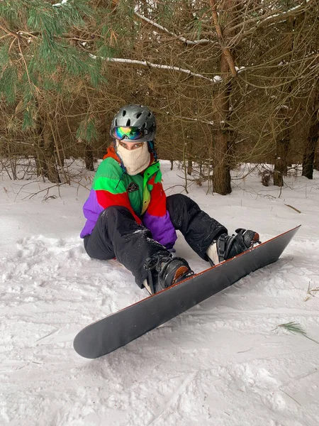 Jovem Snowboarder Mulher Neve — Fotografia de Stock