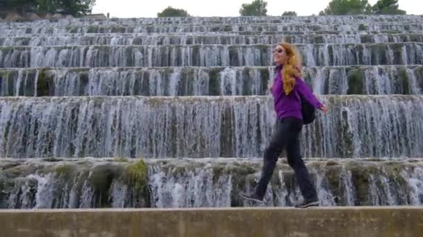 Woman Walking Jumping Man Made Beautiful Large Waterfall Many Stairs — Vídeos de Stock