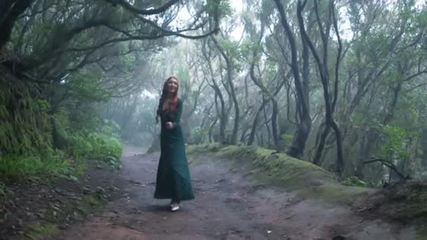 Beautiful Woman Elf Costume Walking Magic Green Enchanted Forest Redhead — Stok Video