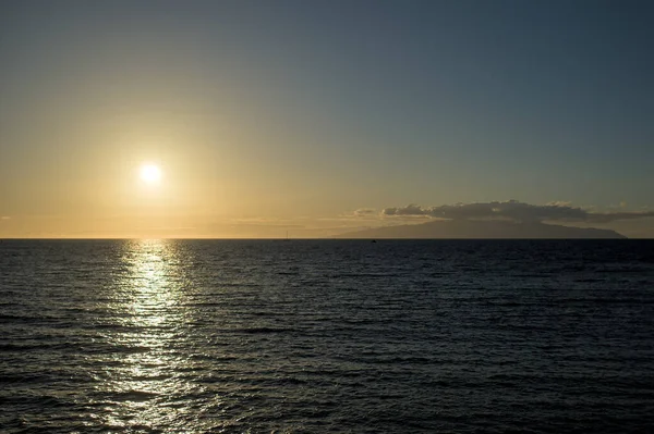 Όμορφο Ηλιοβασίλεμα Στην Παραλία Όμορφο Φόντο Της Φύσης Ωραίος Ουρανός — Φωτογραφία Αρχείου