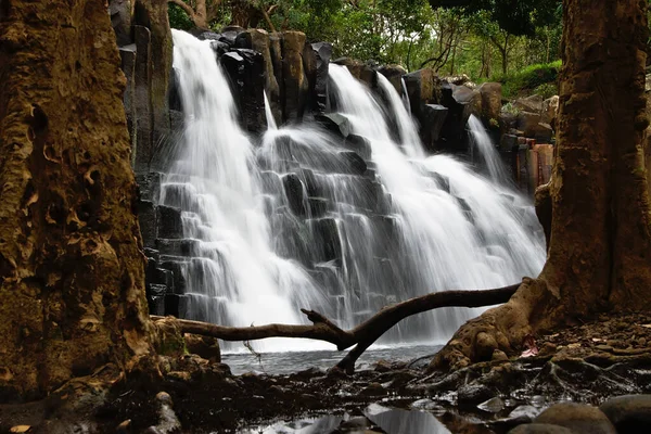 Beautiful Waterfall Amongst Rocks Nature Background Rochester Falls High Quality — Stock Photo, Image