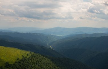 Borzhava 'da yaz mevsimi Karpat Dağları, Ukrayna