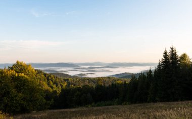 Karpat Dağları Beskid bölgesinde sonbahar, Ukrayna