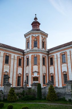 Loyola Kilisesi 'nden Aziz Ignatius' un manzarası, Kremenets, Ukrayna