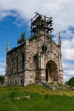 Kutsal Bakire Meryem 'in Varsayımının Katolik Kilisesi. Yeni Yetimhaneler, Ukrayna.