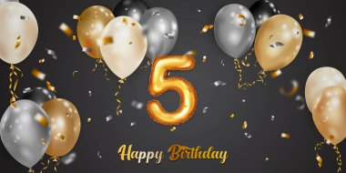 Beyaz, siyah ve altın helyum balonları, büyük 5 numaralı altın folyo balonu, uçan parlak yılan parçaları ve koyu arkaplanda yazan doğum günü illüstrasyonları.