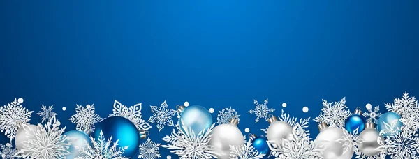 圣诞插图 用漂亮的复杂的白纸 雪片和蓝色背景的彩球制成 — 图库矢量图片