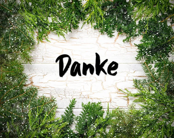 クリスマスカードの枝とドイツ語のテキストダンクはあなたに感謝を意味します ヴィンテージデザインと雪の結晶と白い木の背景 — ストック写真