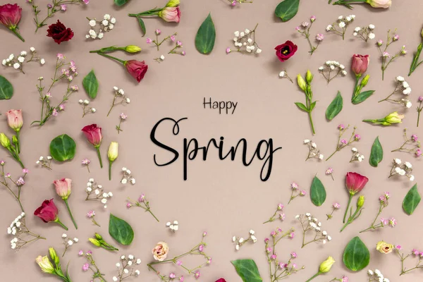 Bloemenarrangement Met Engelse Tekst Happy Spring Kleurrijke Lente Bloesems Bloemen — Stockfoto