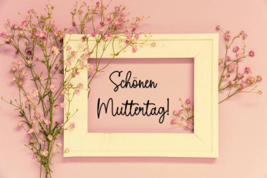 İkebana Çiçek Düzenleme ve Almanca Yazı Bilgisi Mutantlar Günü 'nü anlatan klasik fotoğraf çerçevesi. Retro Pastel Arkaplanı