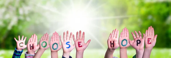 Crianças Mãos Construindo Uma Palavra Inglesa Colorida Escolha Esperança Prado — Fotografia de Stock