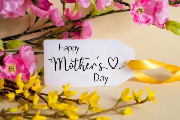 Układ Kwiatów Wiosny Białą Etykietą Angielskim Tekstem Szczęśliwego Dnia Matki — Zdjęcie stockowe
