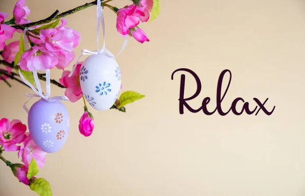 Schöne Ostereierdekoration Mit Frühlingsblumen Englisch Text Relax Saisonale Grußkarte Für — Stockfoto