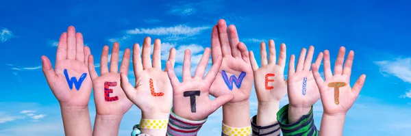 Crianças Mãos Construindo Colorido Alemão Palavra Weltweit Significa Todo Mundo — Fotografia de Stock