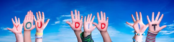 Kinderen Handen Bouwen Kleurrijk Engels Woord Dat Deed Het Blauwe — Stockfoto