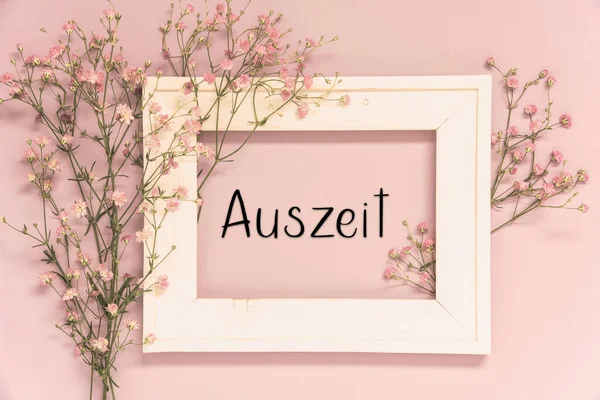 Vintage Photo Frame Ikebana Flower Arrangement German Text Auszeit Means — стокове фото