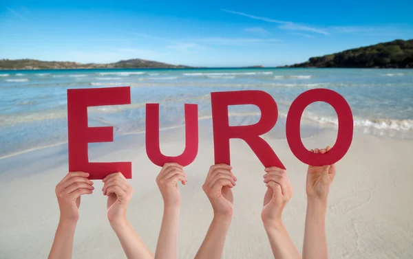 Люди Або Люди Будують Англійське Слово Euro Літній Океан Море — стокове фото