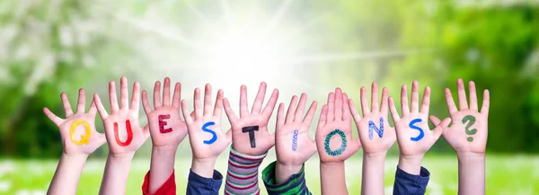Children Hands Building Colorful English Word Questions Inglés Verano Prado —  Fotos de Stock