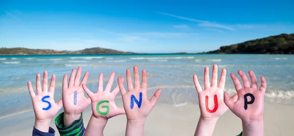 Children Hands Building Barevné Anglické Slovo Zaregistrujte Letní Moře Oceán — Stock fotografie
