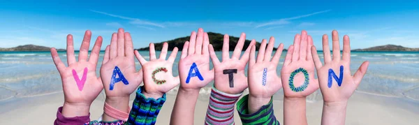 Crianças Mãos Construindo Colorido Inglês Palavra Férias Oceano Verão Mar — Fotografia de Stock