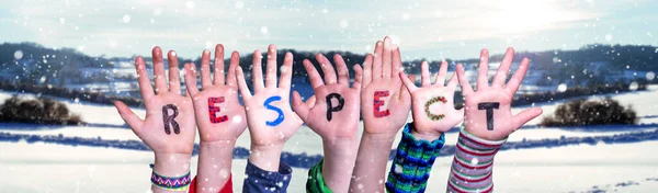 Crianças Mãos Construindo Colorido Inglês Palavra Respeito Fundo Branco Inverno — Fotografia de Stock