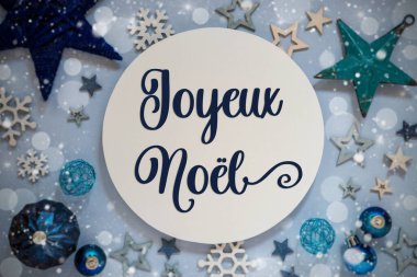 Yıldızlı Mavi Noel Dekoru, Noel Baloları ve Fransızca Joyeux Noel yazısıyla imzalanması, İngilizce 