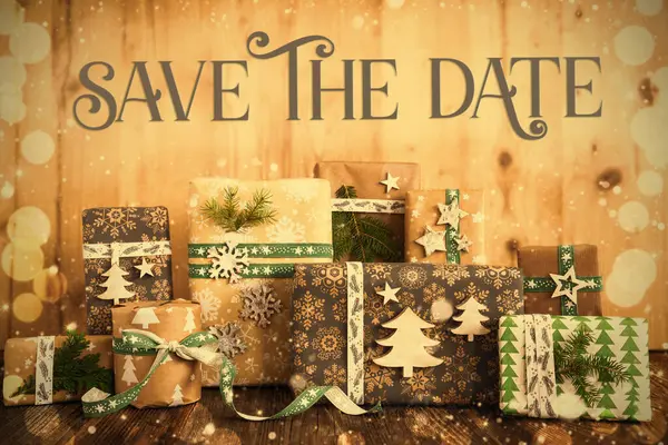 Text Date Eco Friendly Sustainable Rustic Green Wrapped Christmas Gifts — Stock Photo, Image