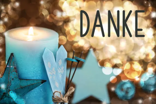 德语文本Danke 意谓感谢英语 烛台圣诞装饰 冬季背景 绿松石 心与星辰 — 图库照片