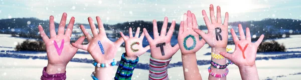 Children Hands Building Colorido Inglês Palavra Vitória Paisagem Branca Inverno — Fotografia de Stock