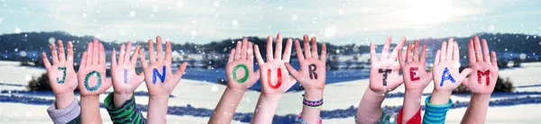 Çocuk Elleri Renkli Ngilizce Kelimeleri Nşa Ediyor Takımımıza Katıl Kar - Stok İmaj