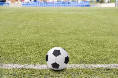 futbol çimlerde ve stadyumda.