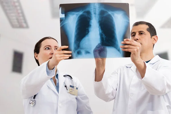 Shot Two Doctors Discussing Results Ray Hospital — Stockfoto
