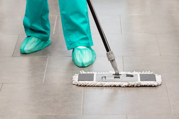 Serviços Limpeza Limpeza Com Esfregão Lavagem Centro Cirúrgico Estéril Hospital — Fotografia de Stock