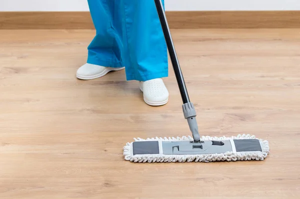 Closeup Young Woman Mopping Home Floor — Stock Photo, Image