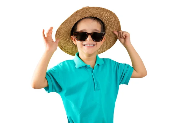 Dziecko Wakacjach Niebieskim Shircie Kapelusz Okulary Przeciwsłoneczne Białym Odizolowanym Tle — Zdjęcie stockowe
