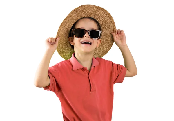 Dziecko Wakacjach Czerwonym Shircie Kapelusz Okulary Przeciwsłoneczne Białym Odizolowanym Tle — Zdjęcie stockowe