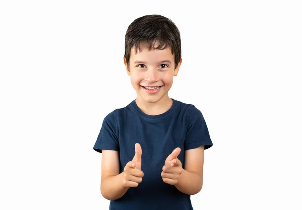 Hej Portret Szczęśliwego Chłopca Pokazującego Palcem Kamerę Głośno Śmiejącego Się — Zdjęcie stockowe