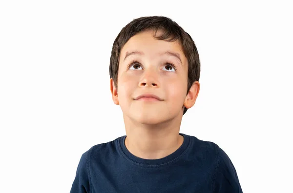 Porträt Eines Kleinen Jungen Der Auf Weißem Hintergrund Nach Oben — Stockfoto