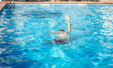 Bir su birikintisinde boğularak ölmek