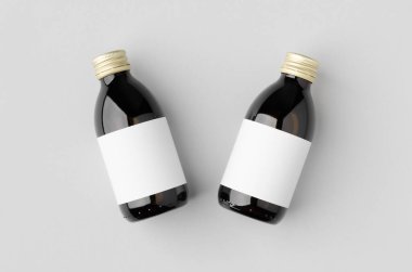 Soğuk demlenmiş kahve şişesi, boş etiketli maket..