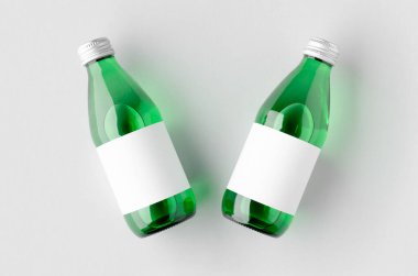 Boş etiketli su şişesi modeli. Yeşil cam..